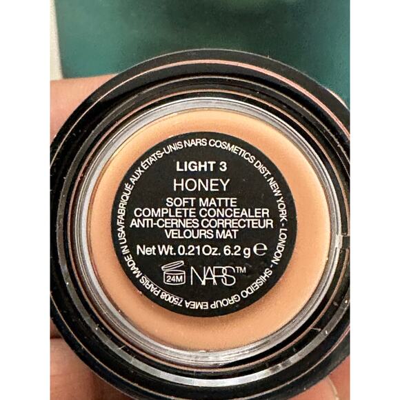 NARS Soft Matte Complete Concealer NIB Full Size 6.2 g/0.21 oz - Light 3 Honey - Picture 5 of 5